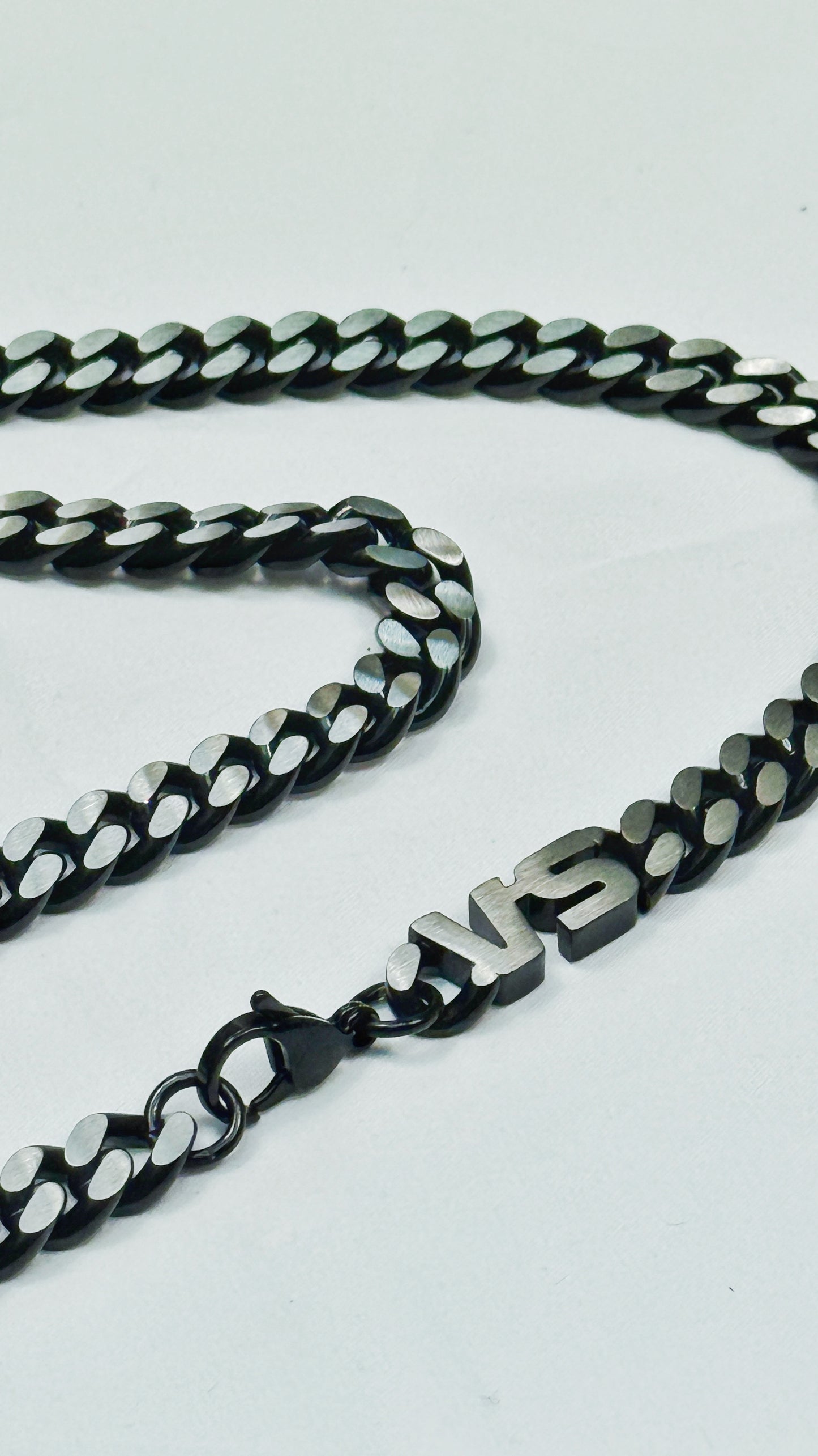 DUEL NECKLACE