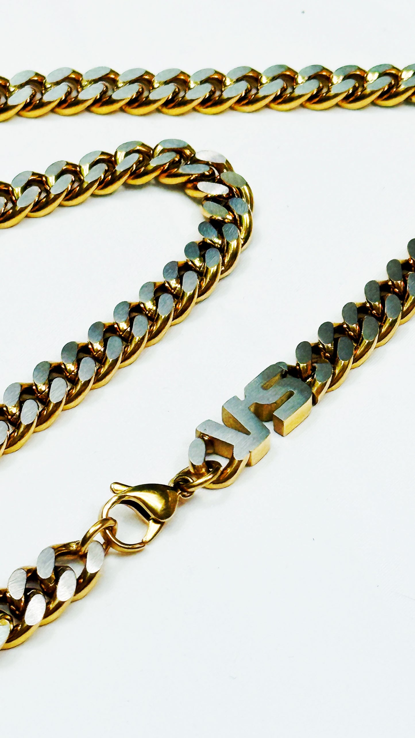 DUEL NECKLACE